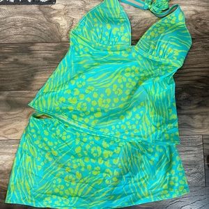 💙💚Never Worn!  Victorias Secret tankini and swim bottom skirt!